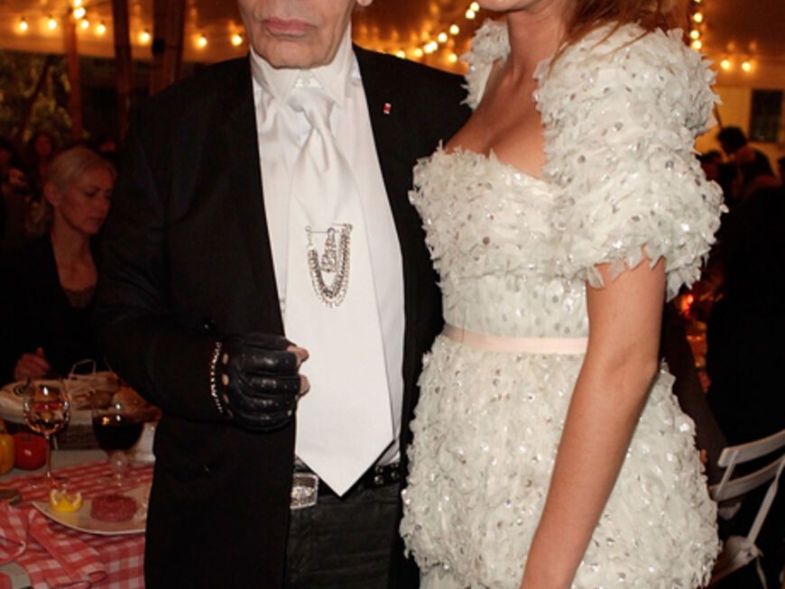 Besonders Karl Lagerfeld hat sich in die hübsche Amerikanerin verliebt und machte sie zum Gesicht der Mademoiselle-Handtaschenlinie von Chanel