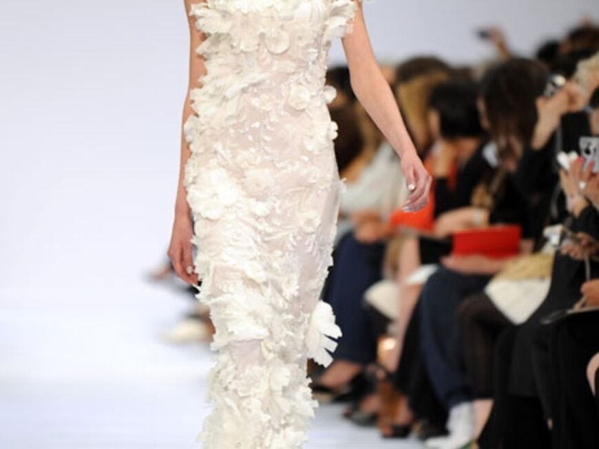 Elie Saab zeigte in Paris eine Brautkleid-Kollektion