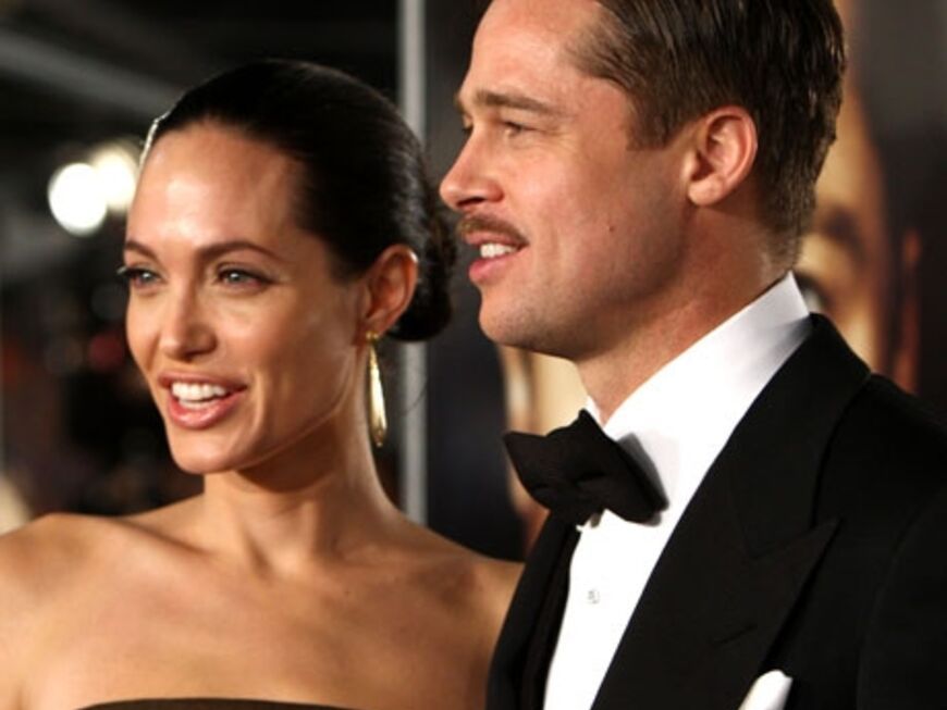 Gut gelaunt: Angelina Jolie und Brad Pitt bei der Premiere von "The Curious Case of Benjamin Button"