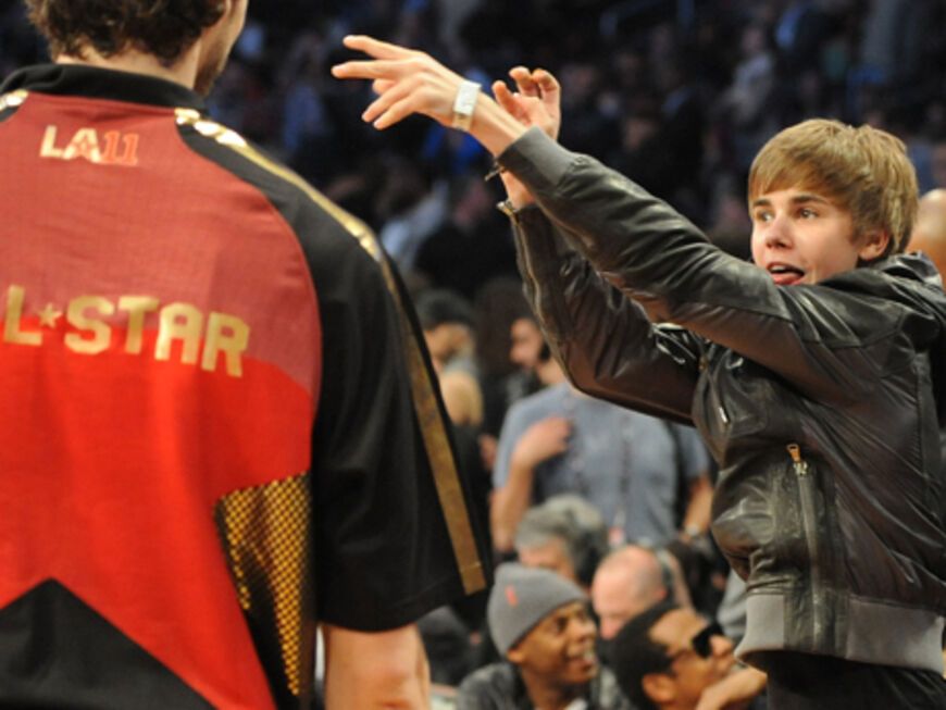 An ihm ist wohl kein Baksetball-Talent verloren gegangen: Justin Bieber