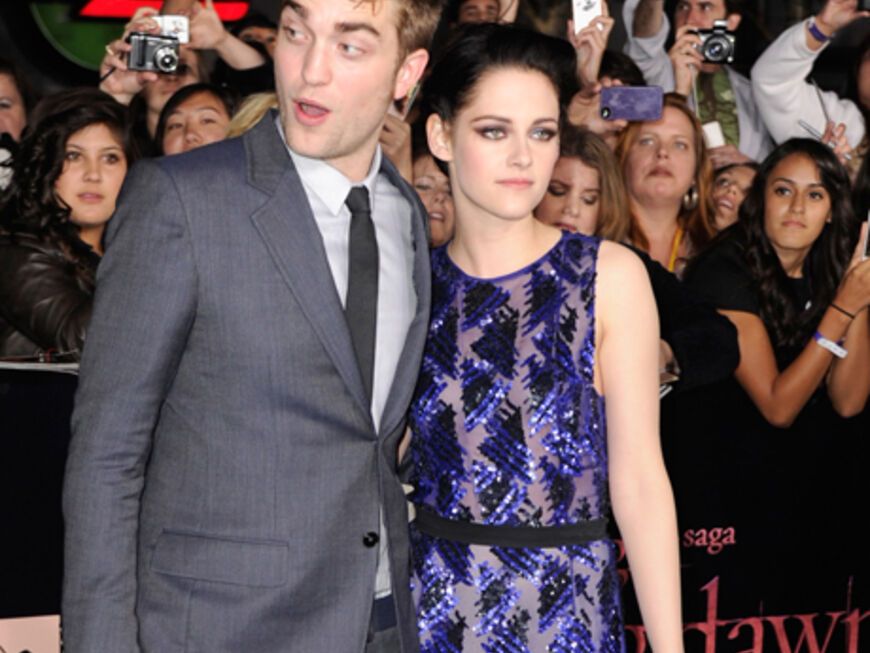Drauf haben alle gewartet: Robert Pattinson und Kristen Stewart sind die gefeierten Stars am Abend