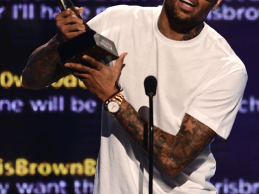 Für Chris Brown gabs dann noch zwei Auszeichnungen: Er wurde zum "Best Male R&B Artist" und erhielt dann noch den "AOL Fandemonium Award"