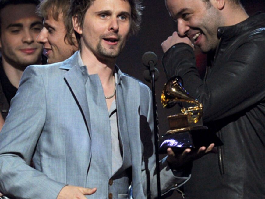 Freuten sich über eine Auszeichnung für das "beste Rock-Album": Matt Bellamy mit seiner Band "Muse"