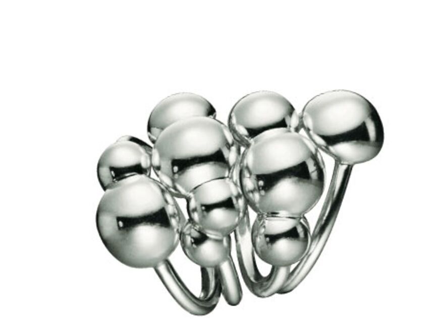 AuffÃ¤llige Ringe mit Perlen, Edelsteinen oder glitzernden 
Kristallen sind wahre Hingucker! 
Ring mit Kugeln von ´­Pandora, ca. 60 Euro