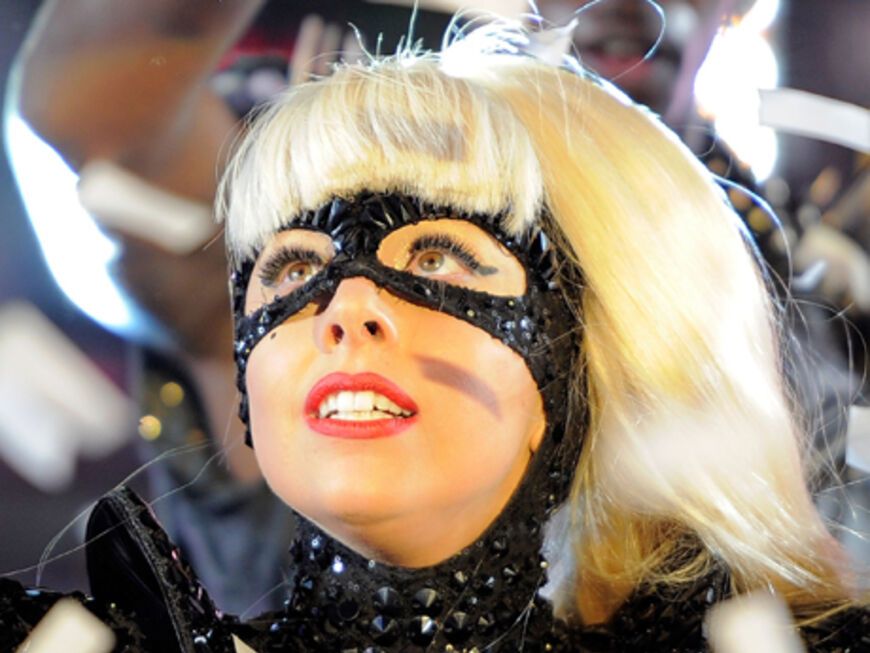 "Es ist so unglaublich hier", hauchte Lady Gaga ergriffen ins Mikrofon  ...