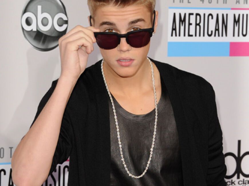 Ein cooler Musiker geht nicht ohne Sonnenbrille aus dem Haus: Justin Bieber