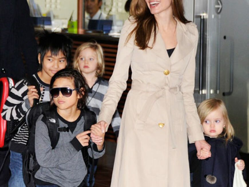 Familie Pitt-Jolie: v.l.n.r. Maddox, Shiloh Nouvel, Pax, Angelina Jolie und´ Vivienne Marcheline