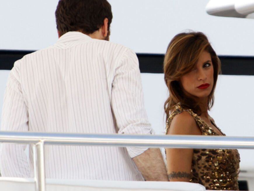 Gesichtet: George Clooneys (Noch-) Freundin Elisabetta Canalis. Allerdings mit fremder Begleitung auf einer Yacht