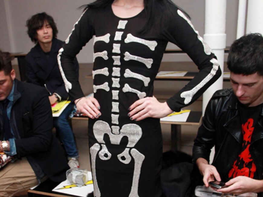 Im Skelett-Dress: Schauspielerin Leigh Lezark ﻿