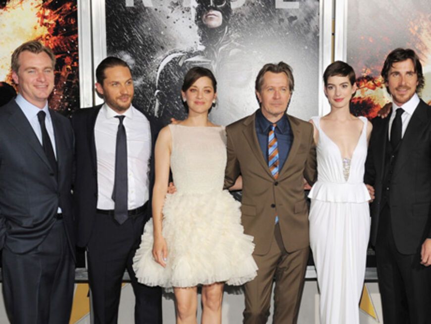 Zwei Tage zuvor, am Montag den 16. Juli, war es endlich so weit: In New York feierte "The Dark Knight Rises" - der dritte und letzte Teil der Batman-Filme von Regisseur Christopher Nolan, Weltpremiere. Klar, dass alle Superstars dabei waren. Hier gibt's die Bilder!