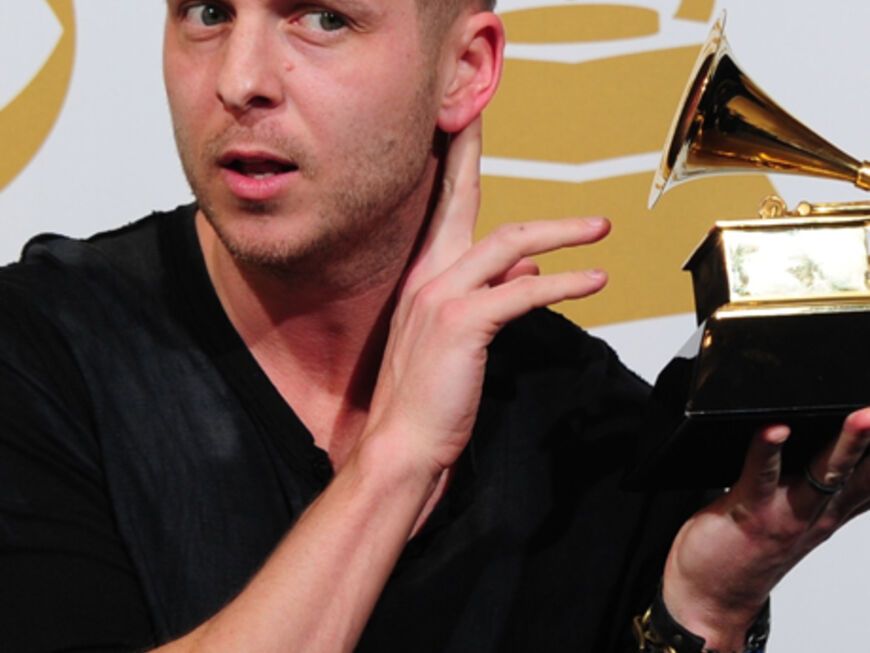 Ryan Tedder freute sich über ein goldenes Grammophon als "Bester Produzent". Er war maßgeblich an dem Adele-Album "21" beteiligt