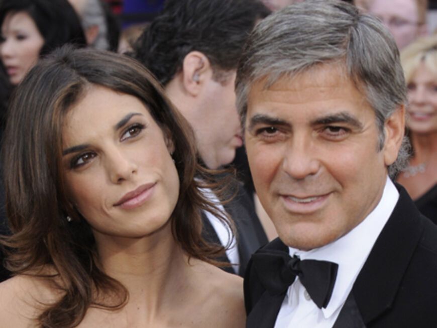Auch Elisabetta Canalis und George Clooney trennten sich im Jahr 2011. Sie waren seit 2009 ein Paar. Clooney blieb jedoch nicht lange allein und ist inzwischen mit der blonden Stacey Keibler liiert