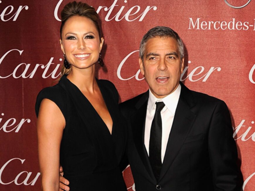 Stacy Keibler und ihr Lover George Clooney zeigten sich ganz verliebt. George durfte auch einen Preis mit nach Hause nehmen