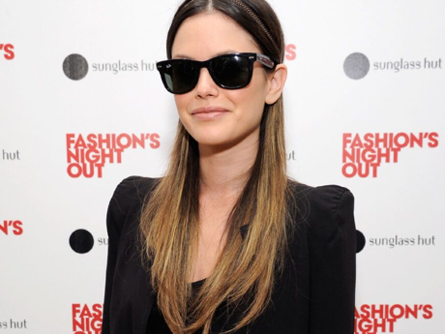 I wear my sunglasses: Rachel Bilson sah cool aus
