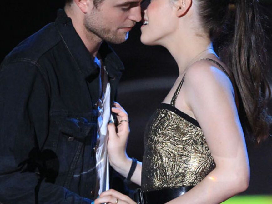 Endllich stehen Kristen Stewart und Robert Pattinson zu ihrer Liebe ...