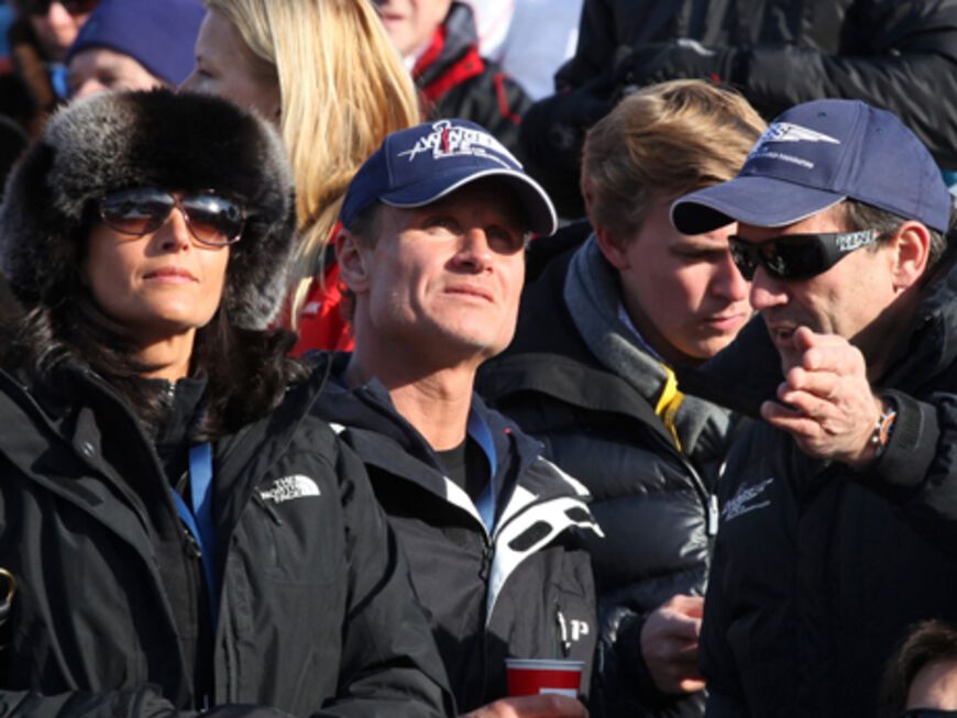 Auch viele andere Stars, wie Ex-Formel 1-Pilot David Coulthard, schauten aus nächster Nähe den Ski-Rennfahrern bei ihrer Abfahrt zu. Während dieses Events ist Kitzbühel im Ausnahmezustand