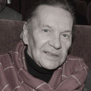 Helmut Berger lächelt