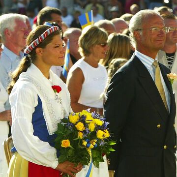 Prinzessin Victoria mit König Carl Gustaf und Königin Silvia. 