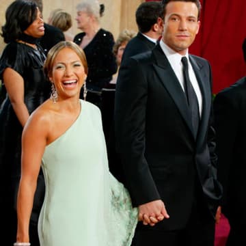 2003: Jennifer Lopez und Ben Affleck strahlen auf dem Roten Teppich der Oscars. Zehn Monate später gehen sie getrennte Wege - wenige Tage vor der Verlobung gaben sie ihr Liebes-Aus bekannt