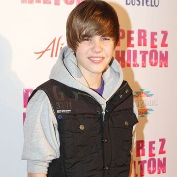 Justin Bieber hatte hingegen weniger Lust auf skurrile Outfits und blieb lieber leger