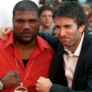 Harte Jungs: "A-Team"-Darsteller Quinton Rampage Jackson und Sharlto Copley mit viel Bling-Bling und geballten Fäusten