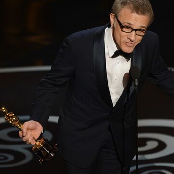 Die erste Auszeichnung des Abends wird verliehen: Der Oscar für "Bester Nebendarsteller" geht an Christoph Waltz - bereits sein zweiter Goldjunge!