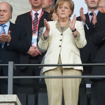 Dabei war er mindestens genauso enthusiastisch wie Angela Merkel