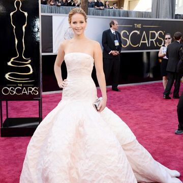 DAS Thema bei den Oscars: Welcher Star trägt was? Wer bezaubert, wer greift ins Klo? OK! zeigt die best und worst dressed Stars bei der 85. Verleihung der Academy Awards!