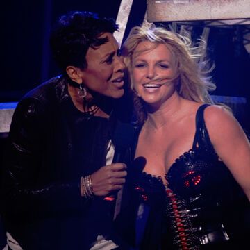 Britney is back! Zum zweiten Mal seit ihrer musikalischen Pause trat die 29-Jährige in der Show von "Good Morning America" auf. Dort performte sie live einige ihrer neuen Songs. Die besten Bilder gibt es hier!