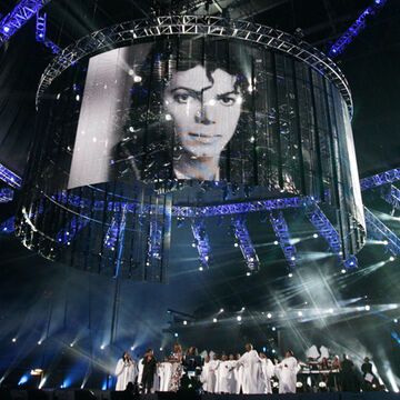 Am Samstag, 8.10., zollten Stars, Freunde, Familile und tausende Fans dem verstorbenen King of Pop, Michael Jackson, mit einem Konzert Tribut. Im walisischen Cardiff performten die größten Stars Michaels größte Hits
