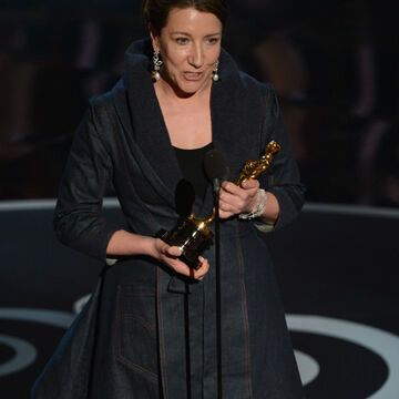 Jacqueline Durran ist eine glückliche Gewinnerin. Der Film "Anna Karenina" gewinnt eine Statue für "Bestes Kostümdesign"