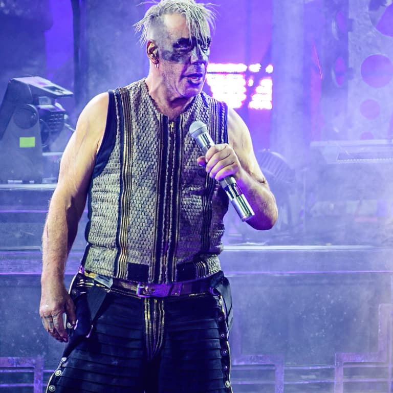 Till Lindemann während eines Rammstein-Konzerts