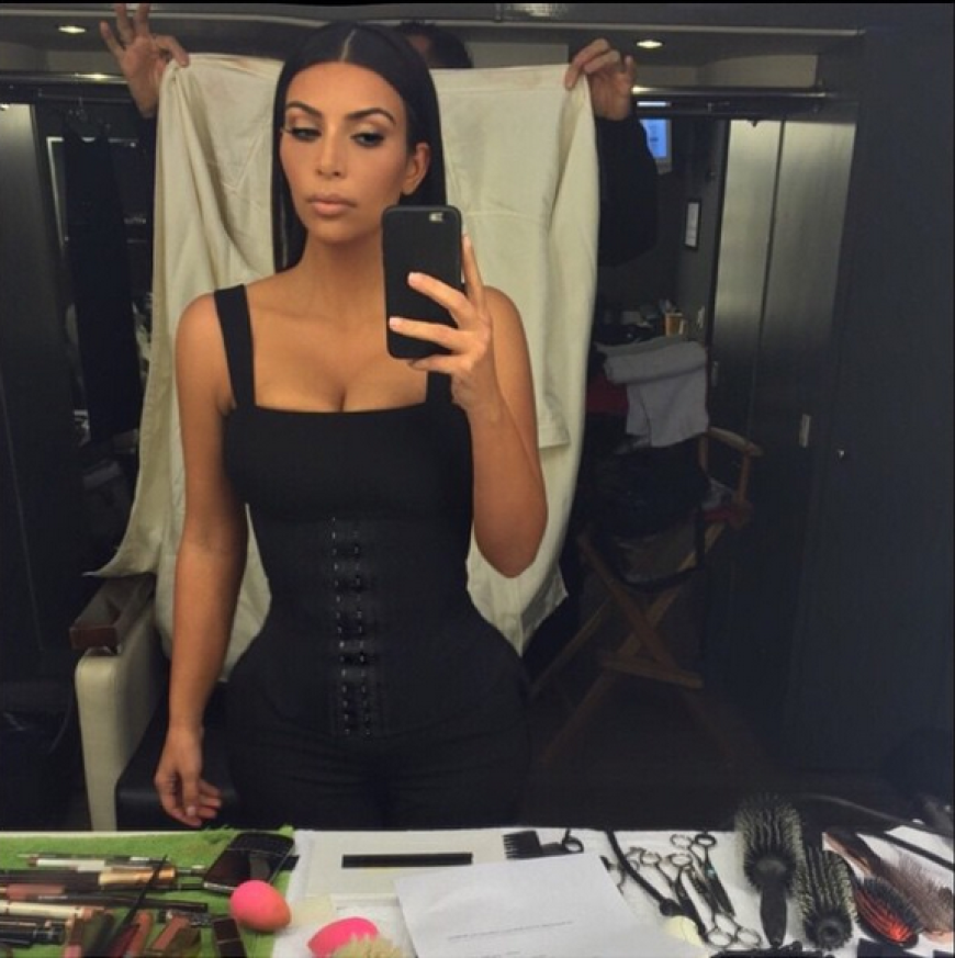 Kim Kardashian So Trainiert Sie Ihre Wespentaille Ok Magazin