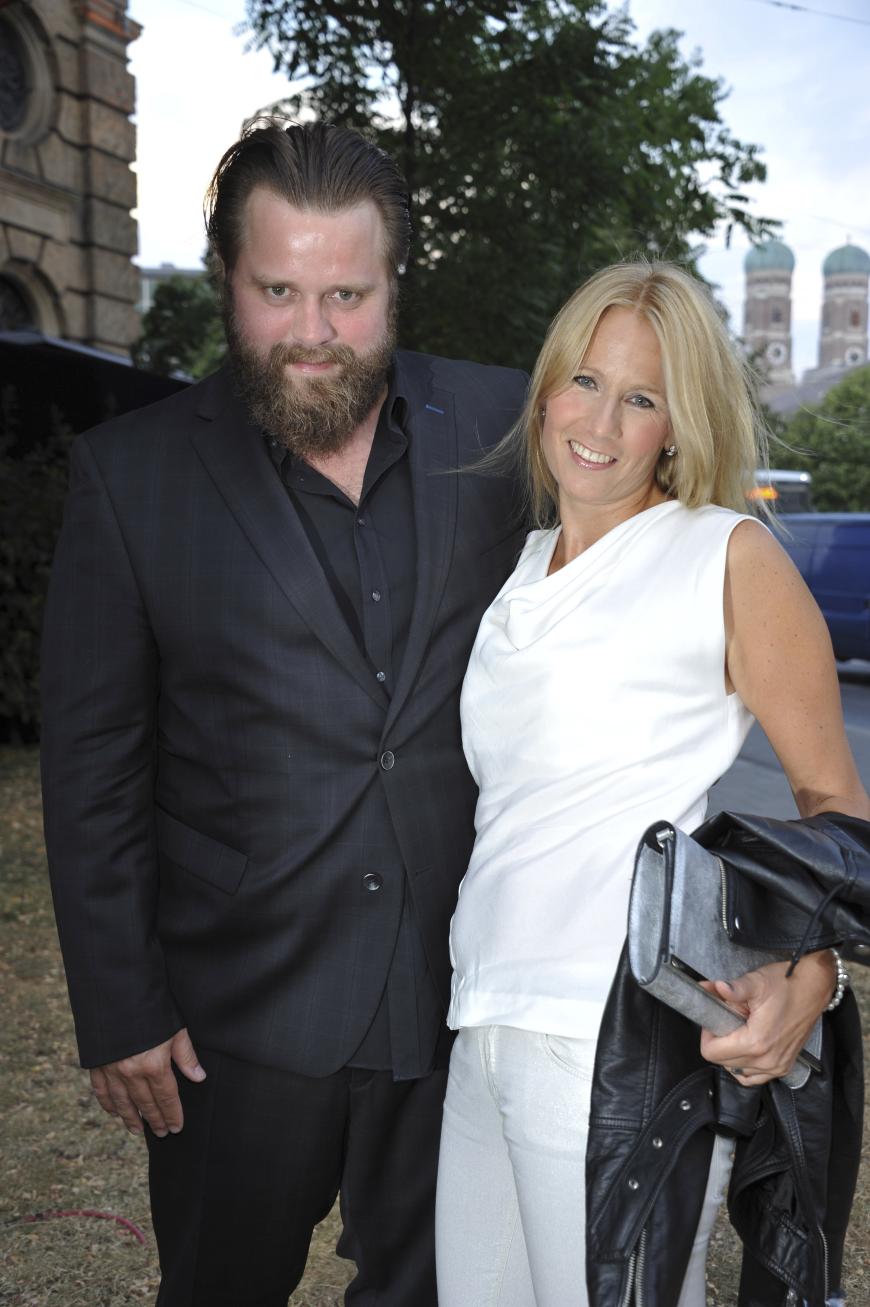 Stefanie Und Ich Sind Dieses Tech Nick Antoine Monot Jr Und Stefanie Sick Aus Freundschaft Wurde Liebe Ok Magazin