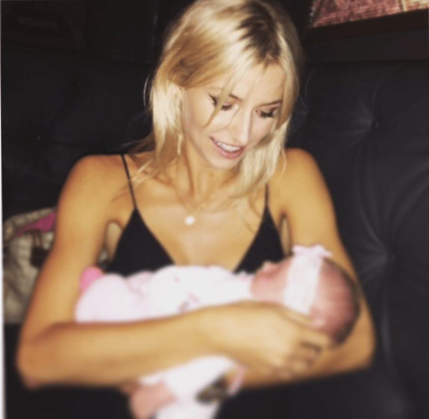 Steht Dir Lena Gercke Strahlt Mit Baby Im Arm Ok Magazin