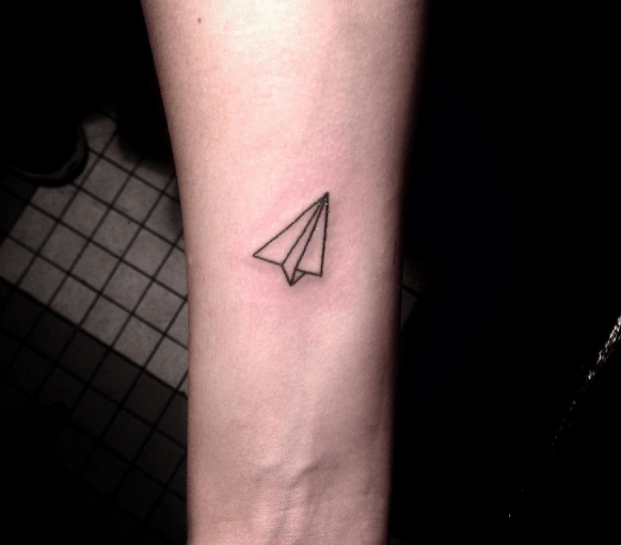 Abgeheiltes Papierflieger Tattoo Inkformal Tattoo