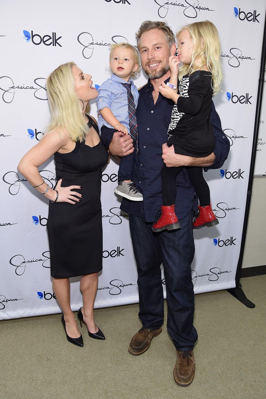 Happy Family Jessica Simpson Babybauch Oder Jojo Falle Jessica Simpson Nach Nanny Skandal Wieder Verdachtig Kurvig Ok Magazin