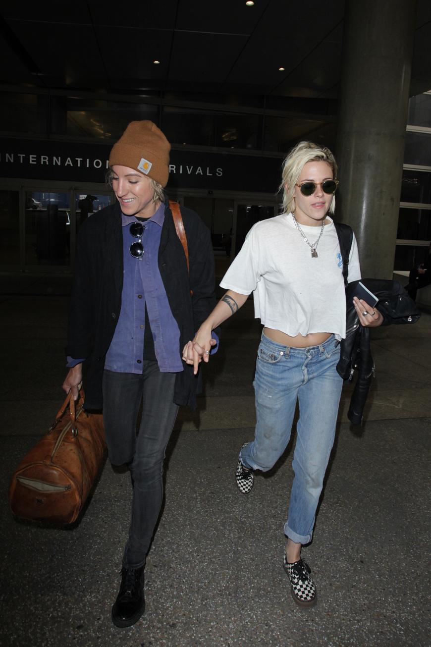 Kristen stewart und freundin alicia cargile romantische strand krass hat kristen stewart alicia cargile fur st vincent verlassen kristen stewart flashes a smile while out shopping with alicia Kristen Stewart Freundin . Bin Wirklich Verliebt Kristen Stewart Macht Liebe Zu Alicia Cargile Offiziell Ok Magazin