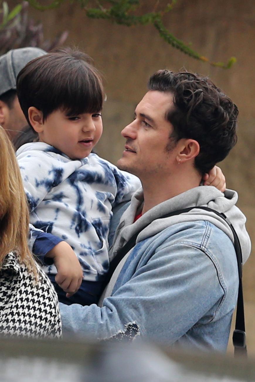 Orlando Bloom Hier Zeigt Er Uns Seinen Sohn Flynn Ok Magazin Flynn bloom merupakan anak dari pasangan aktor orlando bloom dan model asal australia miranda kerr. orlando bloom hier zeigt er uns seinen