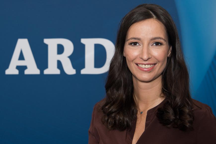 Pinar Atalay Tochter / Yqikfscindgcrm - Sie freue sich auf eine neue herausforderung.