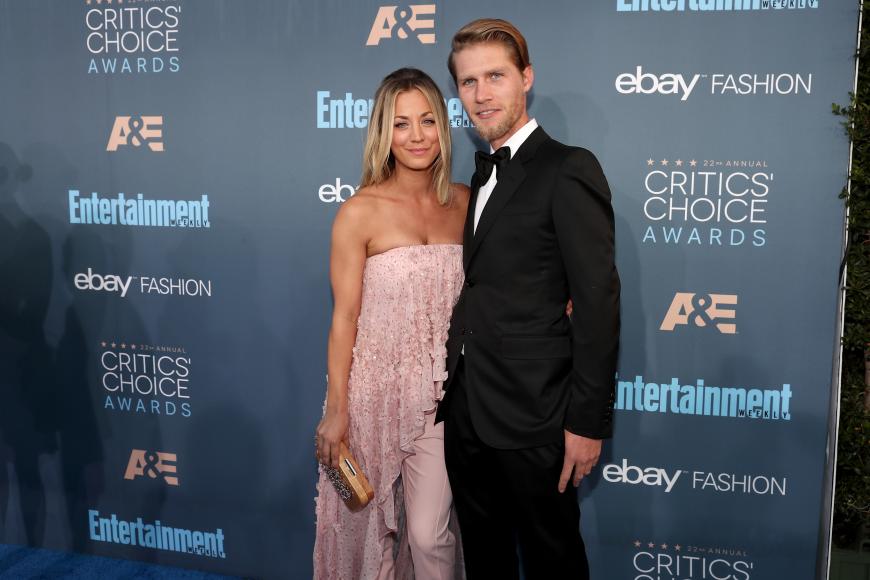 Kaley Cuoco Adoptiert Ein Susses Mini Pony Taller celebrities are reduced to this height. kaley cuoco adoptiert ein susses mini pony