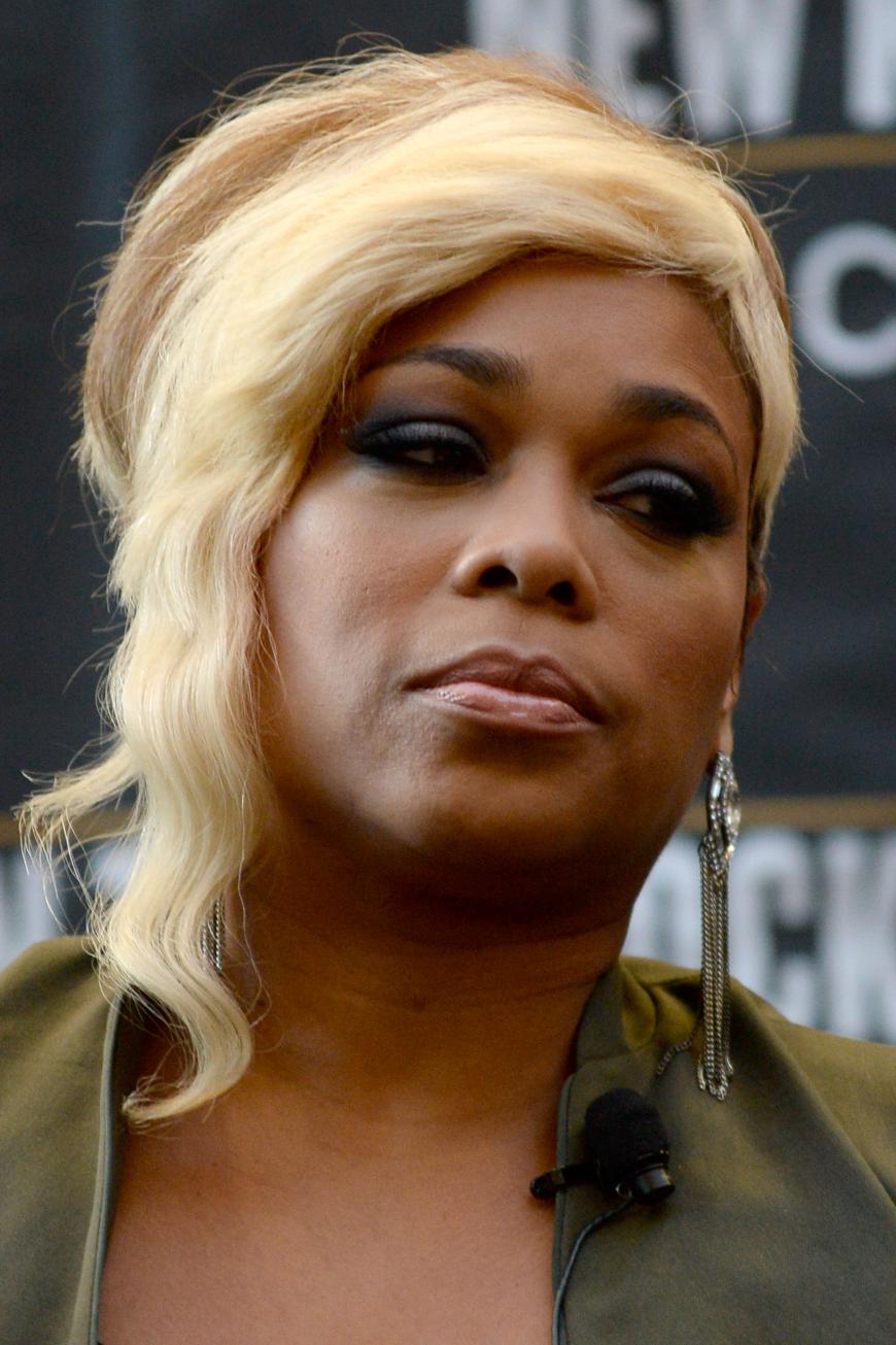 Tlc Star Tionne T Boz Watkins Ihr Cousin Wurde Von Der Polizei Mit 18 Schussen Getotet