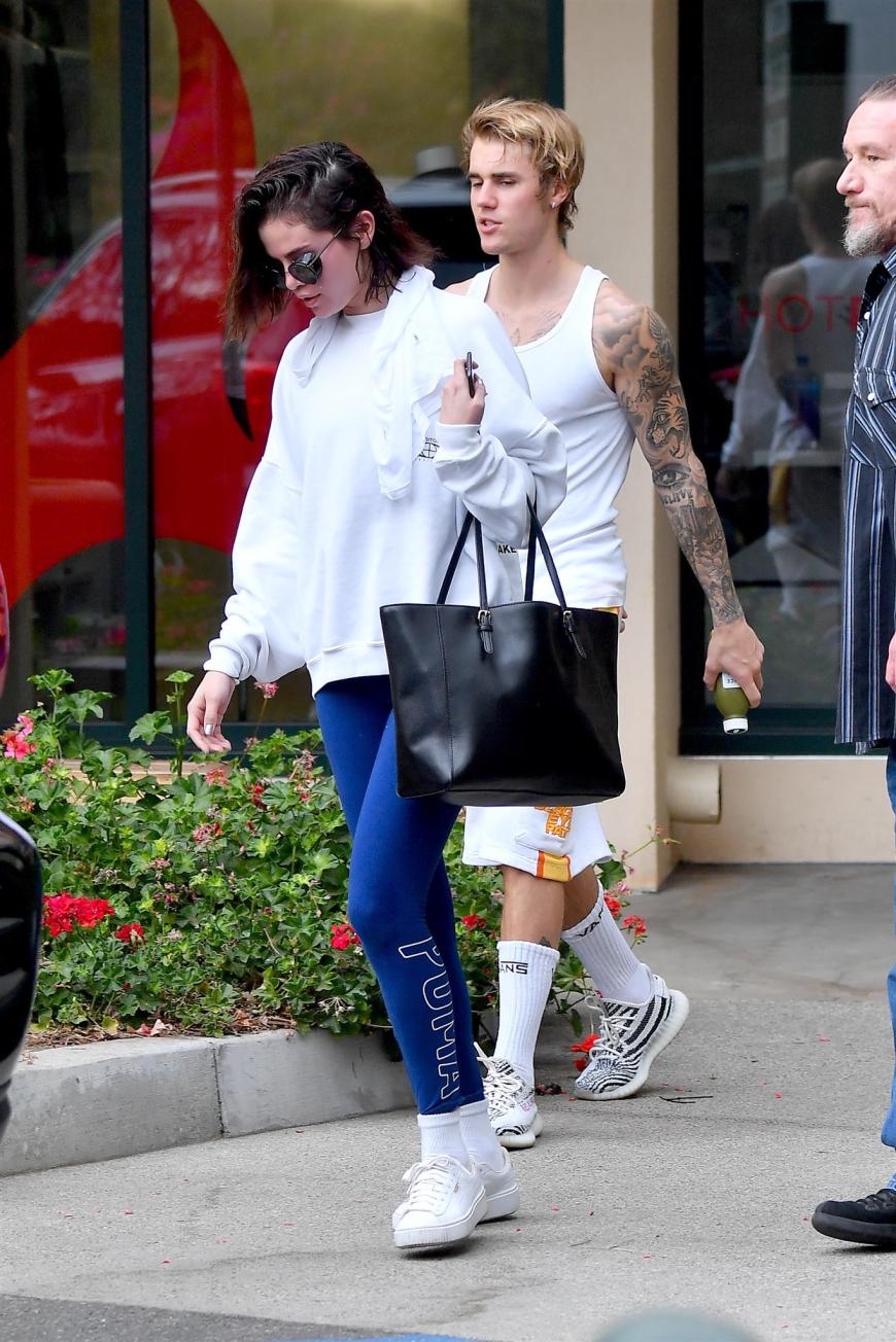 Justin Bieber Selena Gomez Heisse Yoga Session