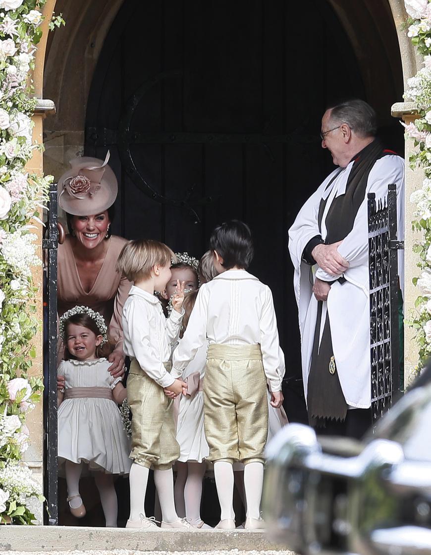 Awww Awww George Und Charlotte Spielen Diese Rolle Auf Der