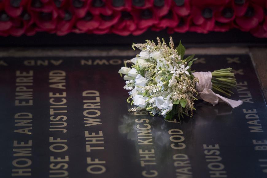 Prince William And Kate Middleton Leave Westminster Abbey Youtube