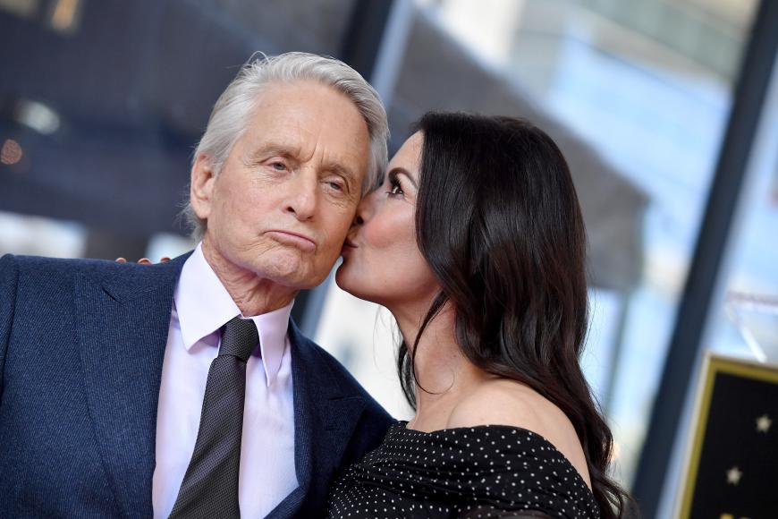 Catherine Zeta Jones Und Michael Douglas Endgultige Trennung Explore quality entertainment images, pictures from top photographers around the world. catherine zeta jones und michael
