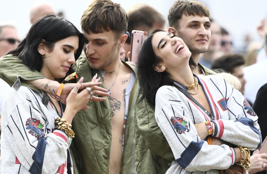Dua Lipa Freund - Dua Lipa Wer Ist Ihr Aktueller Freund Liste Aller Ex Freunde - Quavo freundin / pin von ༺ sunny ༻ auf liam :