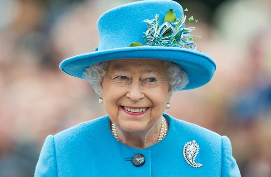 Queen Elizabeth Ii Assistentin Packt Aus