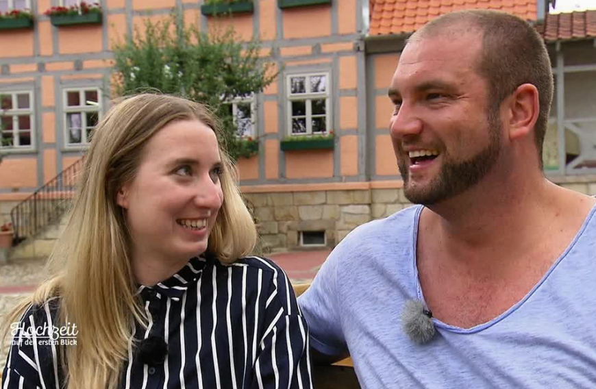 Hochzeit Auf Den Ersten Blick Mel Baby Uberraschung