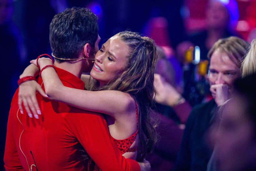 Laura Muller Emotionale Beichte Bei Let S Dance